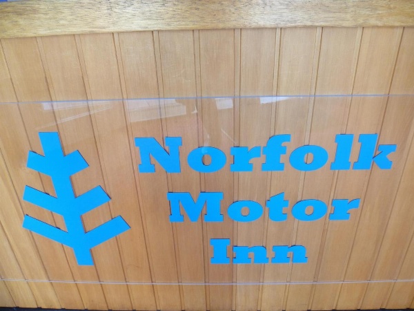 Norfolk Motor Inn image 5